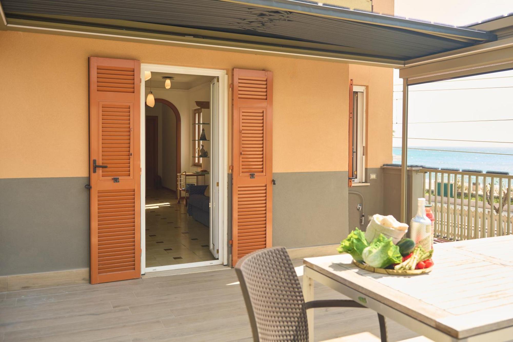 Terrazza Sul Mare A Pietra Ligure Leilighet Eksteriør bilde