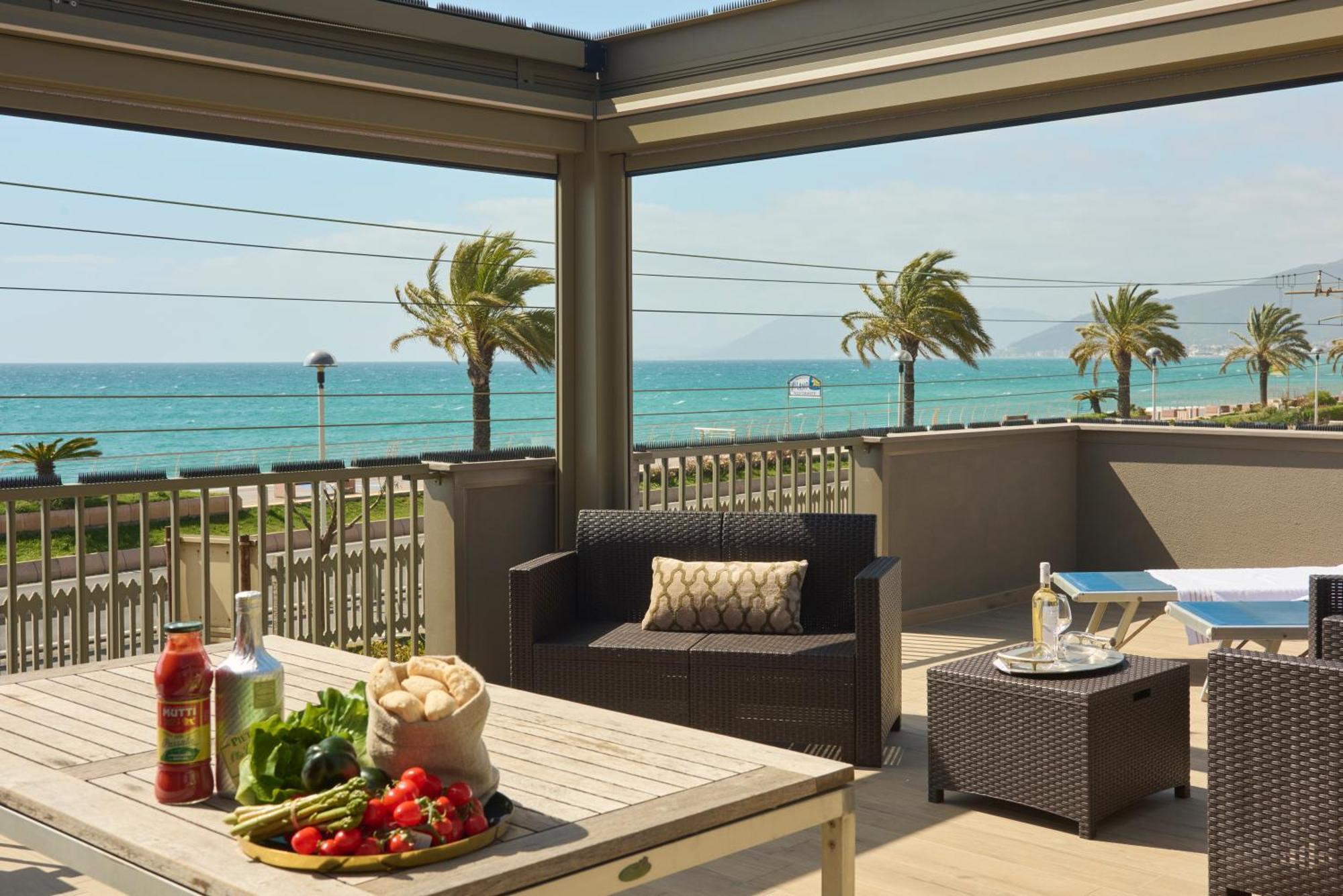Terrazza Sul Mare A Pietra Ligure Leilighet Eksteriør bilde